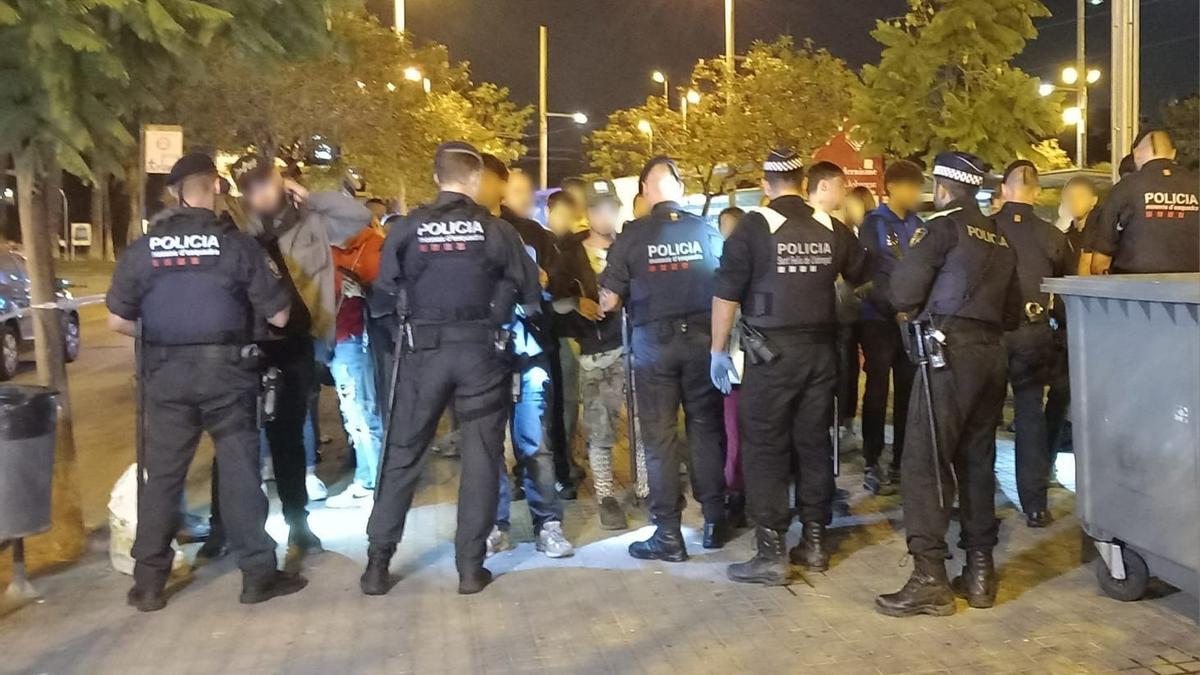 Dispositivo especial de Mossos por las fiestas de Sant Feliu de Llobregat (Barcelona)