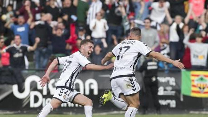 César Díaz marcó el último gol, el octavo en su cuenta.