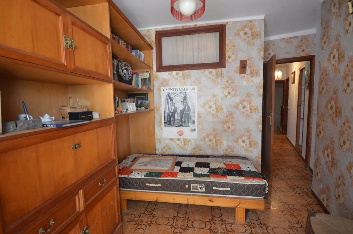 Las mejores fotos: Una casa de tres plantas y solárium sale a la venta en el casco histórico de Peñíscola