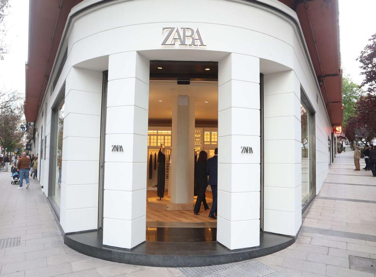Tienda de Zara en Juan Flórez, la primera que abrió la marca. |