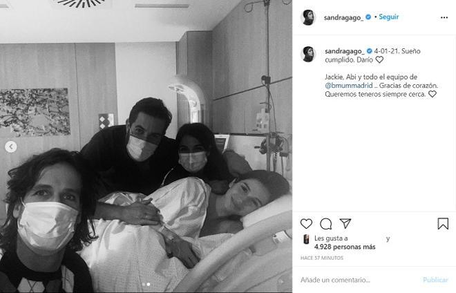 La primera foto de familia de Feliciano López y Sandra Gago con su hijo, Darío