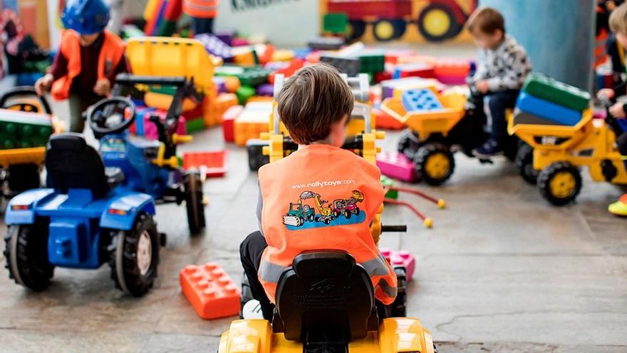 Carballo ‘revoluciona’ o Nadal cun parque Playmobil Medieval e unha área infantil con maquinaria &#039;de obra&#039;