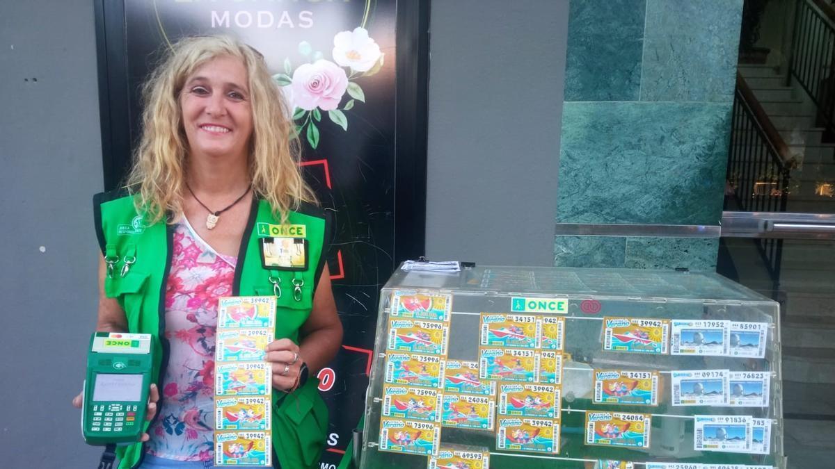 Toñi Sánchez, vendedora del premio de la ONCE en Estepona.