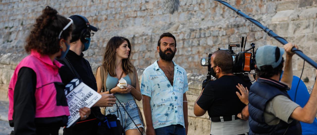 Un momento del rodaje en el Portal de ses Taules, en Ibiza. Zowy Voeten