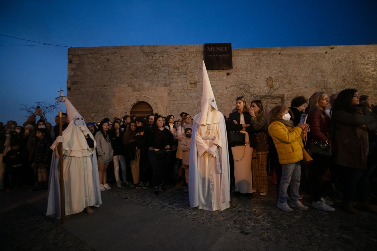 Semana Santa En Ibiza: procesión del Santo Entierro en el Viernes Santo