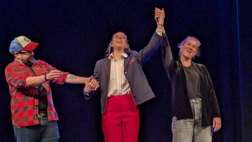 Momento en que se proclama finalista a Carme Serna.