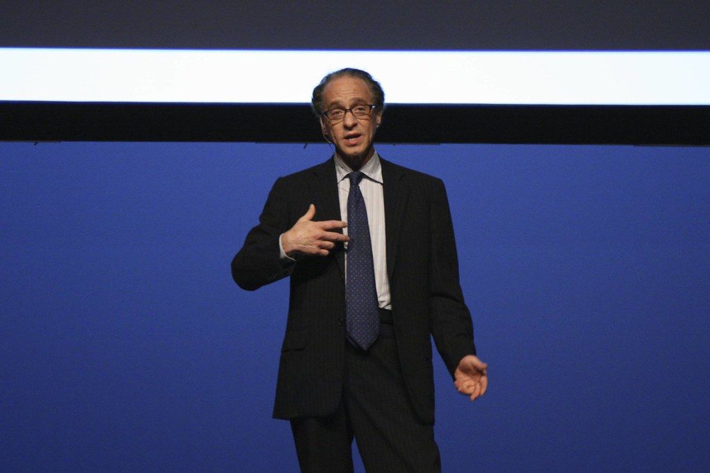 Ray Kurzweil en una conferencia