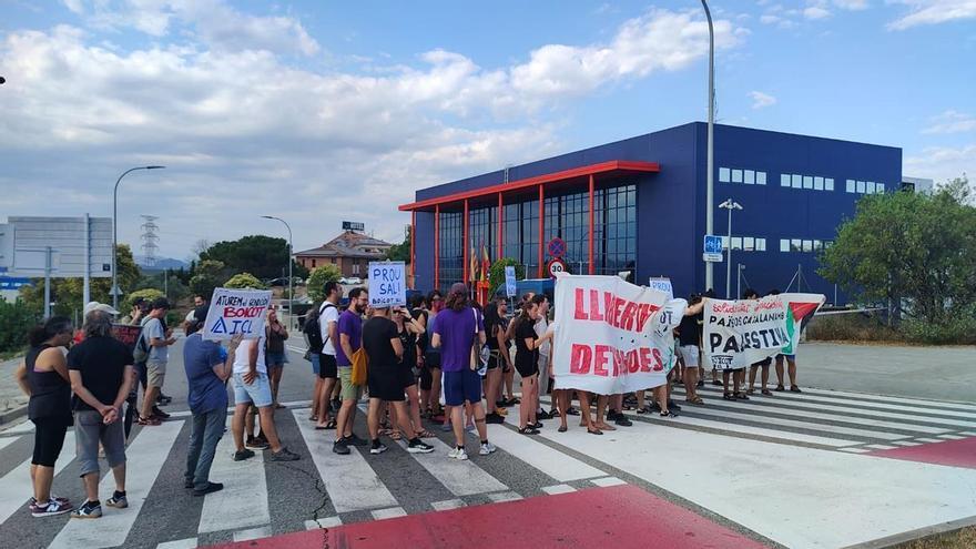Protesta pels detinguts per les accions de sabotatge contra ICL amb motiu de la proposta de Revoltes de la Terra