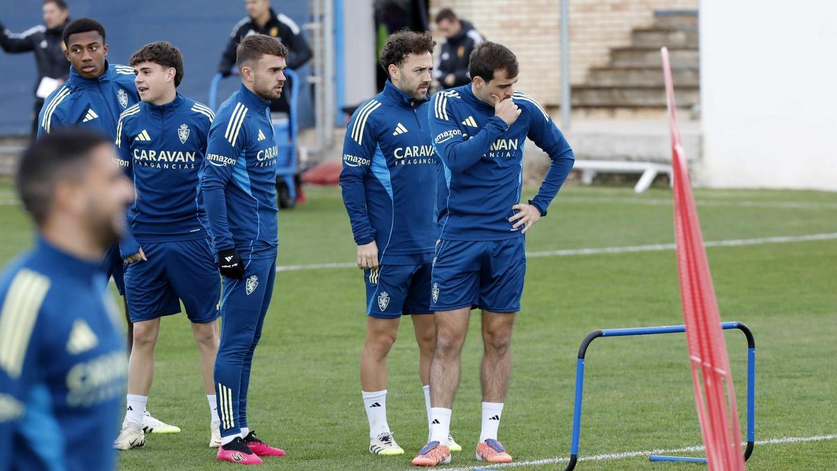 Francho, junto a Keidi , Soberón, Pinilla y Gomes, durante un entrenamiento del Zaragoza.