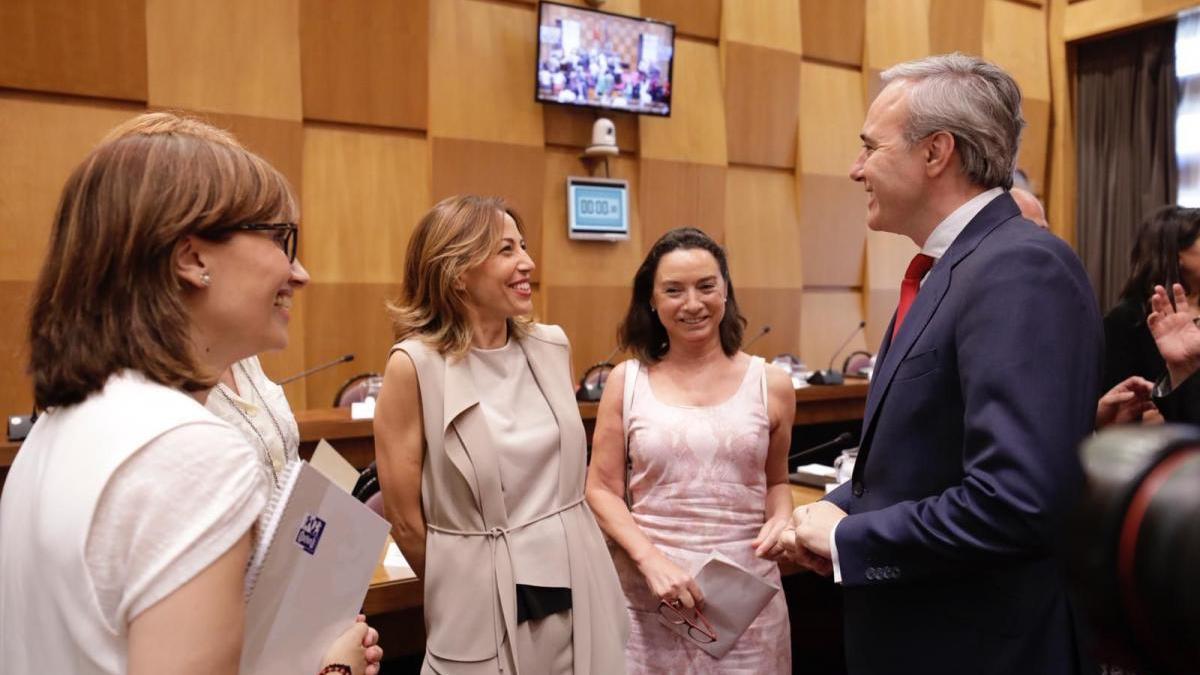 El Ayuntamiento de Zaragoza celebra su primer pleno en un clima de consenso