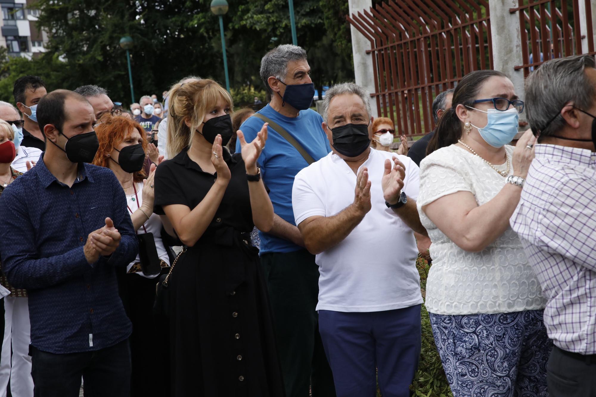 Una pasarela de guardias civiles despide a Eladio Currás, el compañero jubilado fallecido en un incendio en Gijón