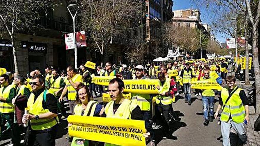 Treballadors d&#039;un centre del Ripollès, a la manifestació.