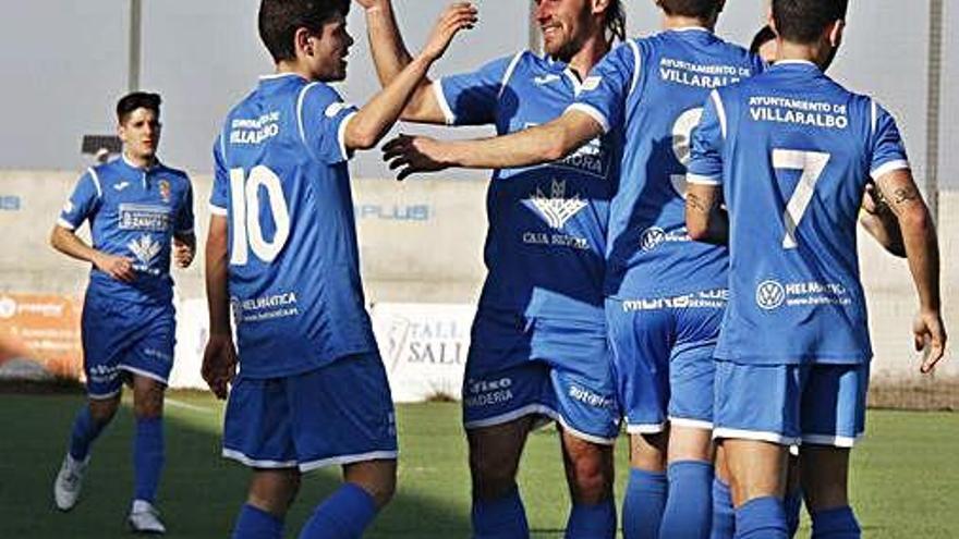 Los jugadores del Villaralbo celebran uno de los goles.