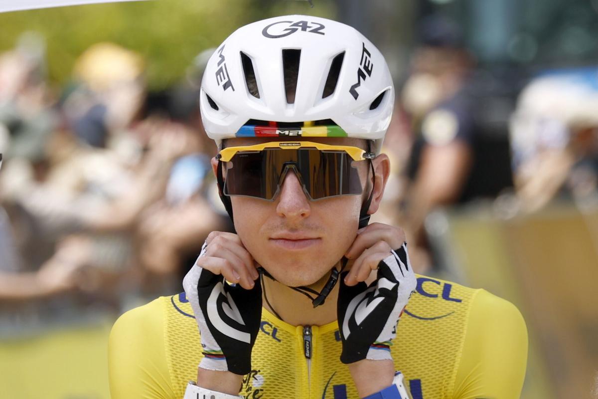 El ciclista esloveno Tadej Pogacar (UAE Team Emirates), líder de la clasificación general y portador del maillot amarillo, antes de la octava etapa del Tour de Francia.