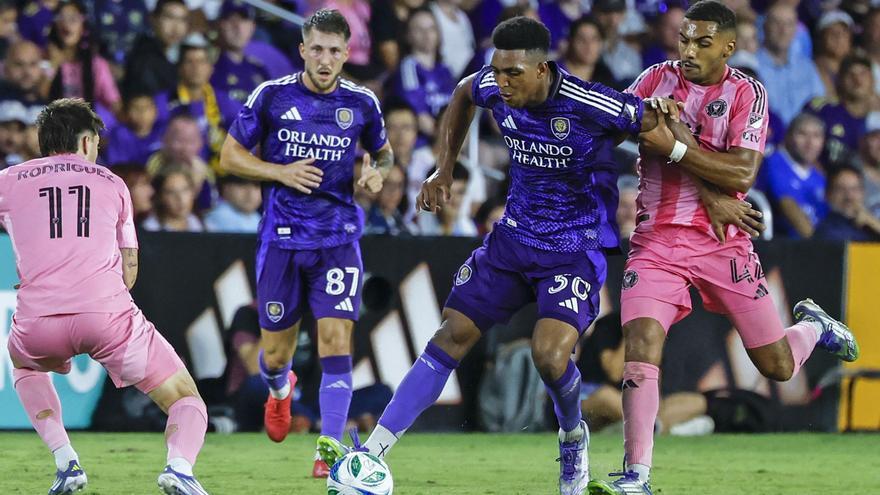 El Villarreal estrecha el cerco por el internacional estadounidense Alex Freeman para su llegada inminente