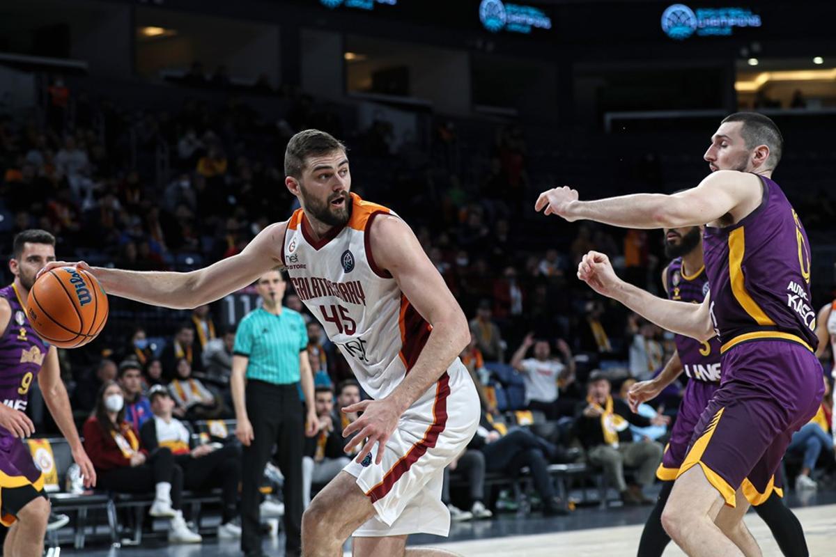 David Kravish será uno de los cinco nuevo jugadores que ocuparán la pintura del Unicaja.