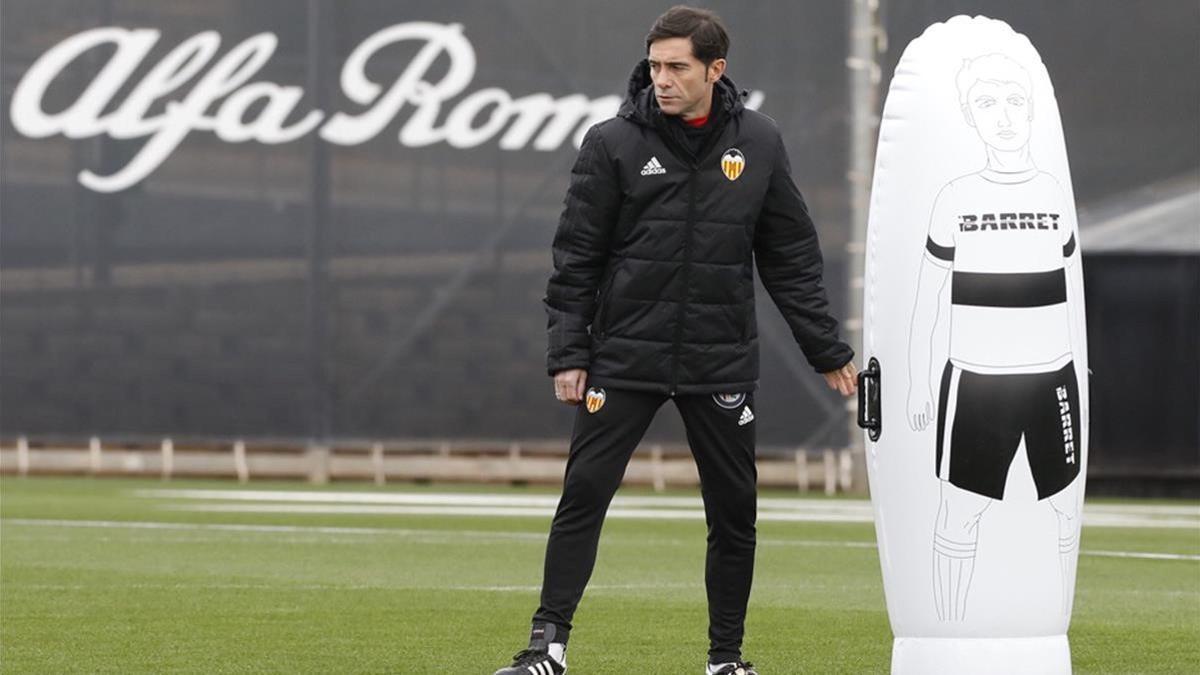 Marcelino, en el entrenamiento de este miércoles el Valencia antes de recibir al Barça