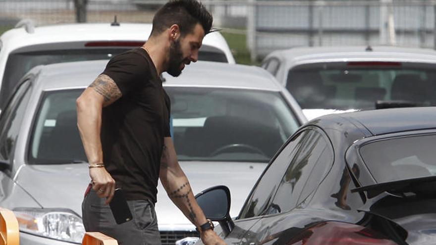 Negredo pone rumbo a Milán