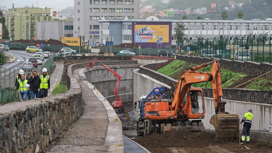 Un instante de los trabajos, a comienzos de año, en la pasarela del Padre Anchieta, en La Laguna. | | CARSTEN W. LAURITSEN