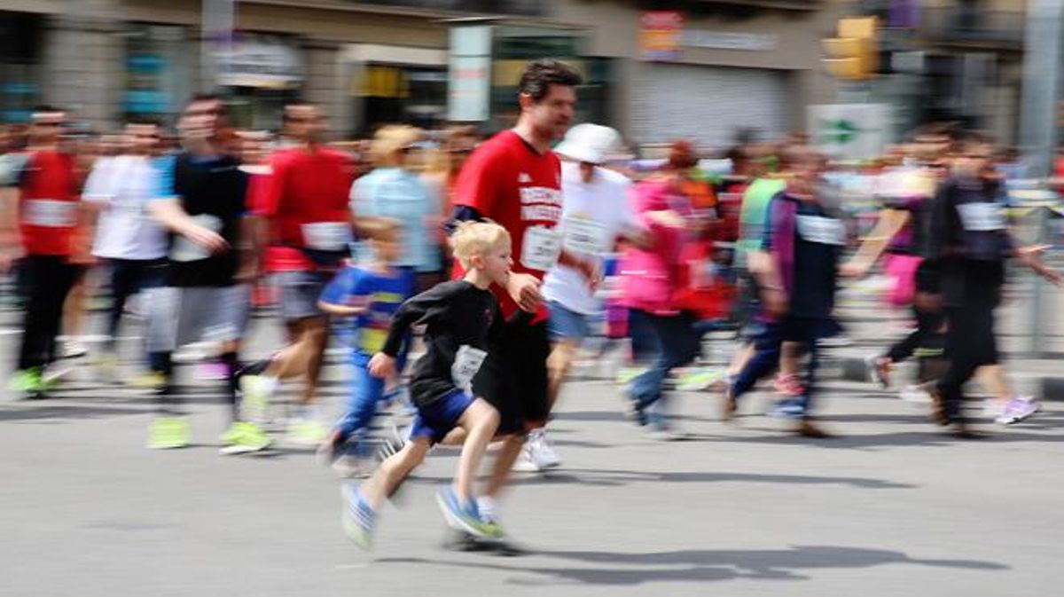 Gairebé 65.000 persones han participat en la Cursa d’El Corte Inglés, que ha ocupat els carrers de Barcelona.
