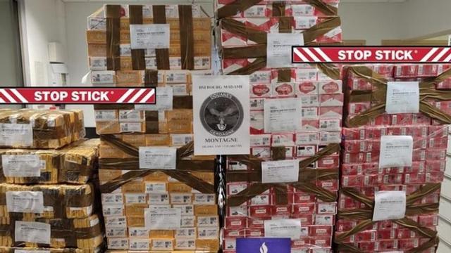 Tabac confiscat per la gendarmeria.