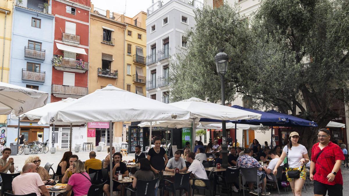 El tiempo puede condicionar la facturación de los bares y restaurantes en Fallas.