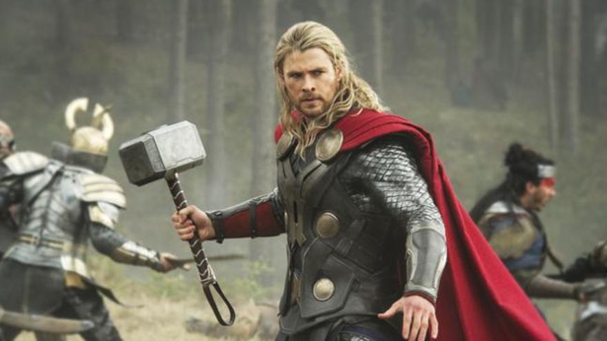 Chris Hemsworth es Thor.