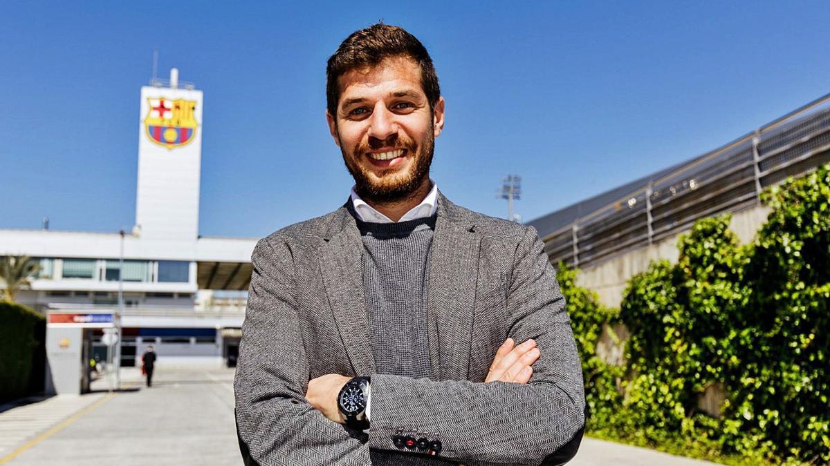 El Global Director de la Barça Academy, Carles Martín, en las instalaciones del club.