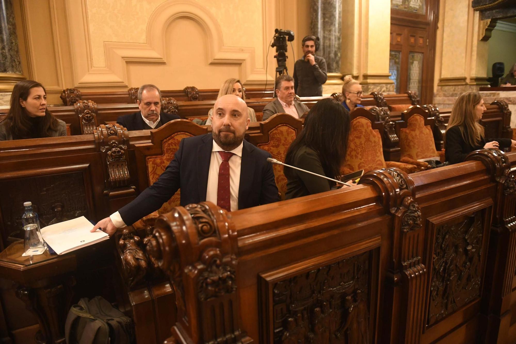 Pleno en A Coruña: Núñez Centella y Rosa Otero, hijos honrados de A Coruña por su apoyo a la ciencia y a la igualdad social