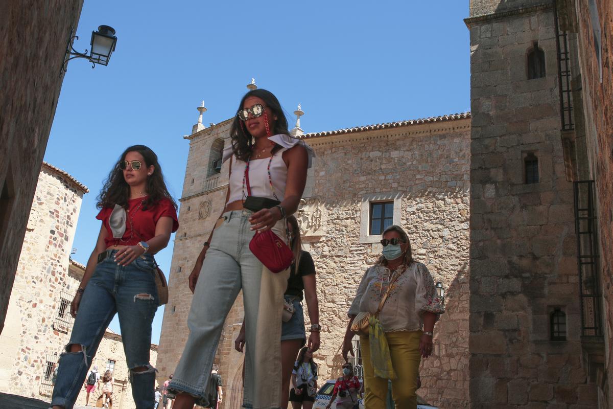 Turistas en la Ciudad Monumental. En agosto de 2021 se han alcanzado las mejores cifras para este mes estival.