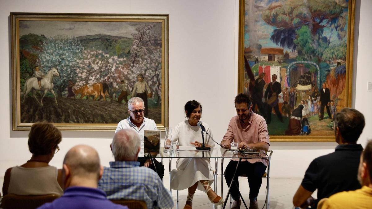 Saturnino Noval, Montserrat López Moro y Peio H. Riaño na presentación.