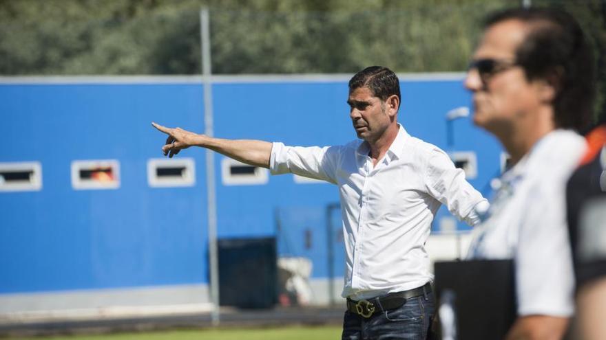 Hierro: &quot;Se está trabajando para traer algún jugador más al Oviedo&quot;