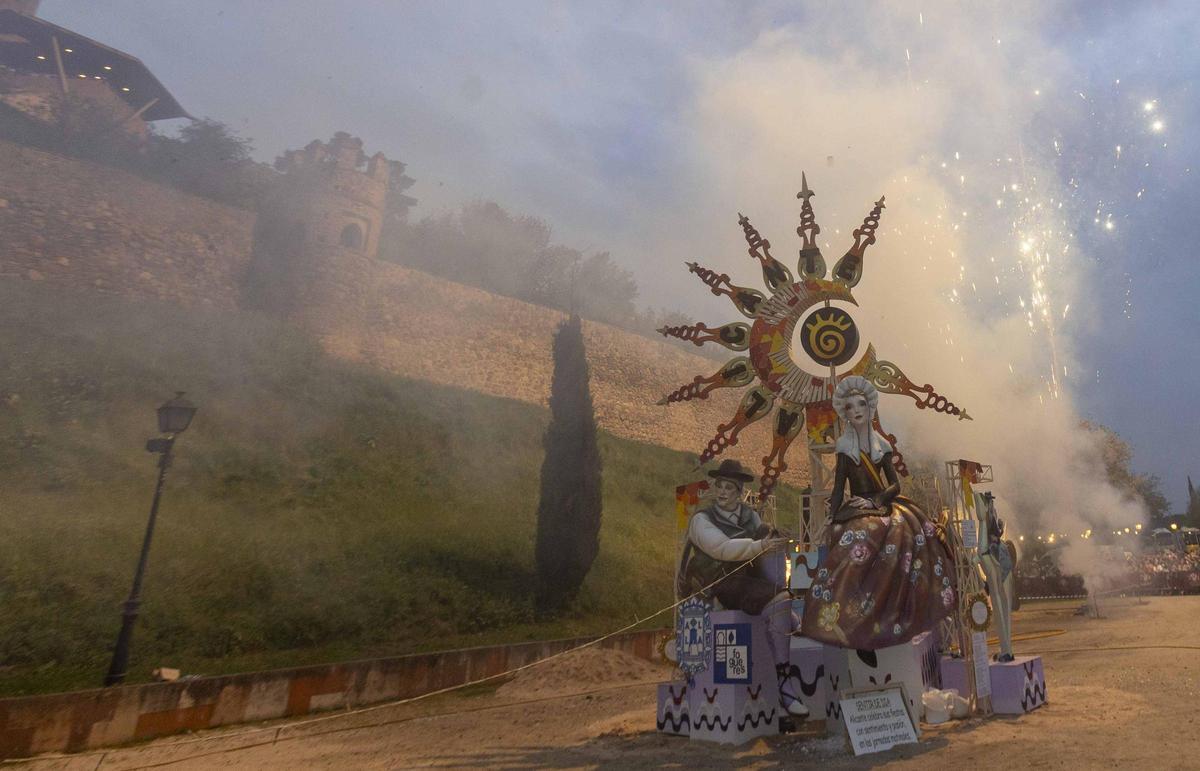 La Cremà de las convivencias de las Hogueras en Toledo