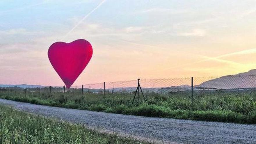 Un globus preparat per a parelles ofereix vols romàntics a Igualada