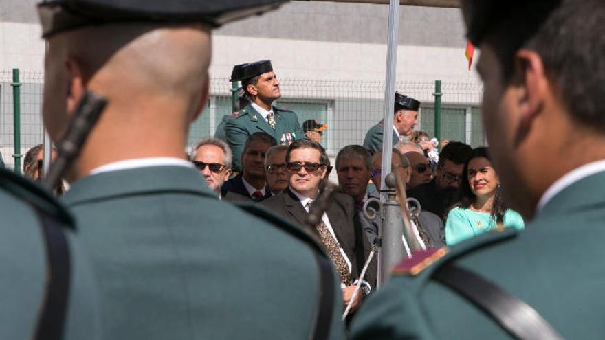 Javier Doreste, en el centro, junto a Emilio Moya, Guillermo García Panasco, Vicente Garrido y María del Carmen Hernández Bento, el Día de la Hispanidad.