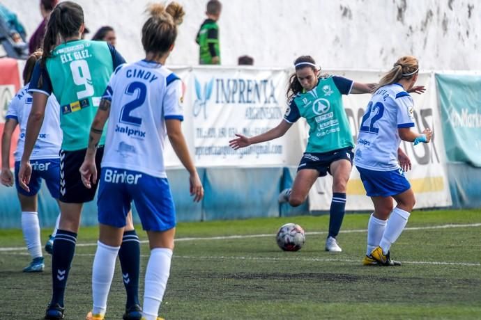 26-01-20  DEPORTES. CAMPOS DE FUTBOL MUNICIPAL DE ARGUENEGUIN. ARGUINEGUIN. MOGAN. Partido de futbol femenino entre los equipos del Femarguín contra el Tenerife B disputado en Campo de futbol Municipal de Arguineguin.  Fotos: Juan Castro  | 26/01/2020 | Fotógrafo: Juan Carlos Castro