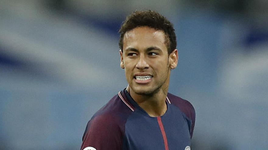 Dugarry no se corta un pelo y carga contra Neymar