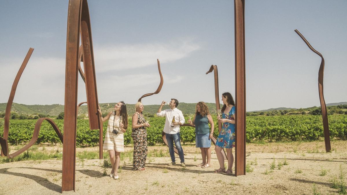 Enate propone una cata en el Bosque de hierro que se encuentra al lado de la bodega.