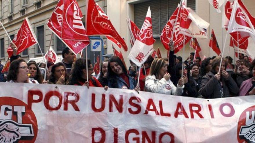 Riesgo de pobreza para muchos hogares por la bajada salarial, según la OCDE