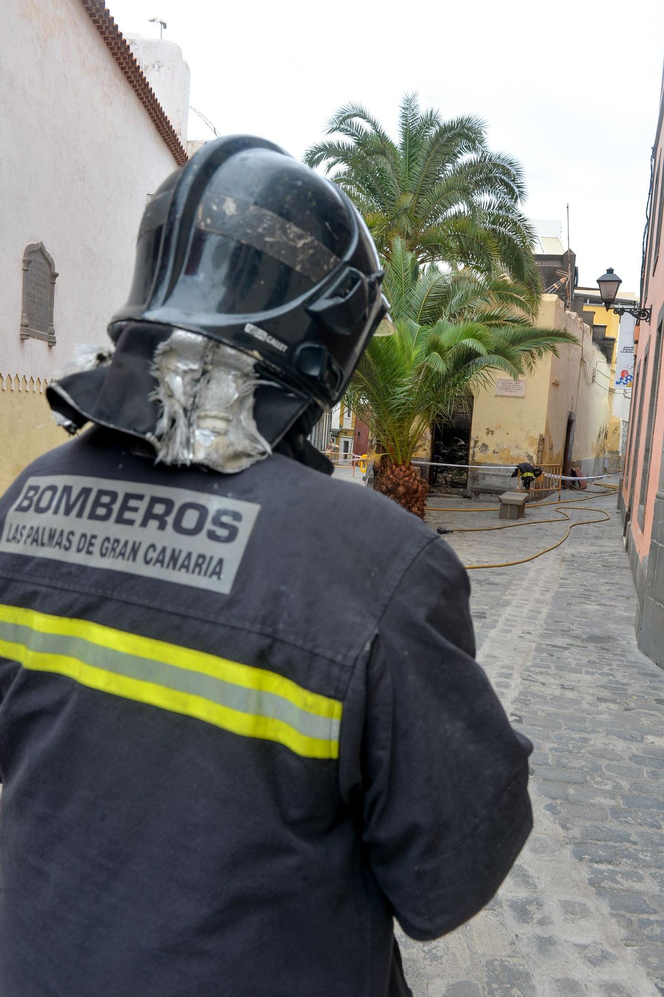 Casa antigua incendiada en Vegueta