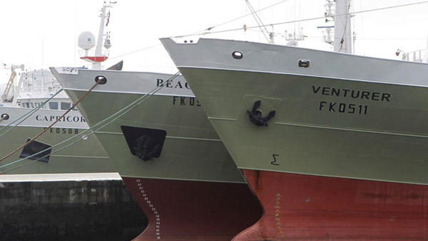 Flota pesquera que faena en el Atlántico Suoccidental, amarrada en el puerto de Vigo.  // Ricardo Grobas