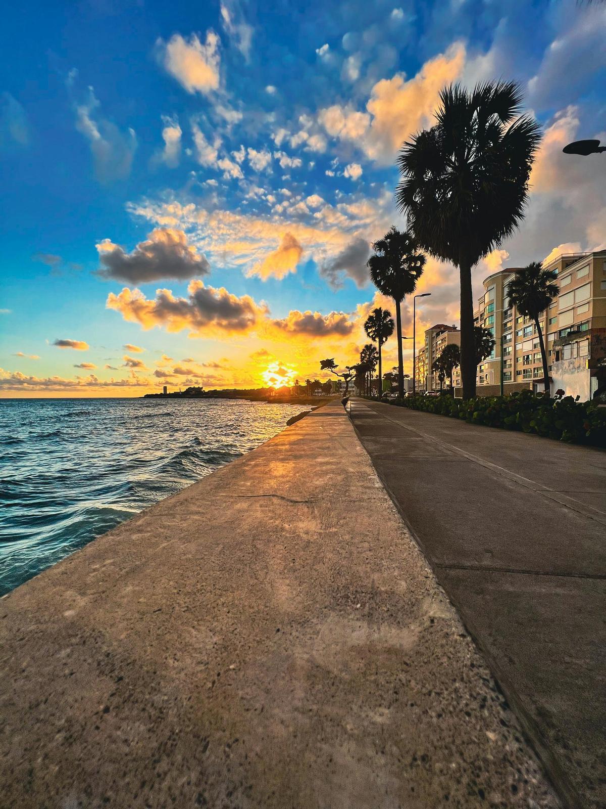 El Malecón de Santo Domingo al atardecer
