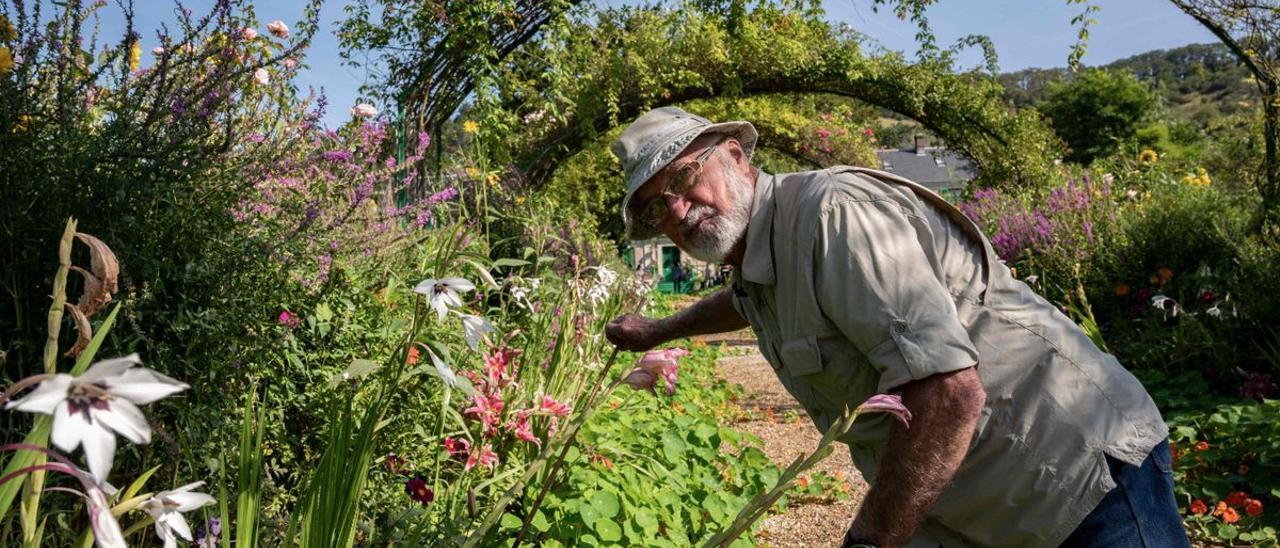 Gilbert Vahé, que en 1976 entró a trabajar hecho un mozo en la antigua finca de Monet, autor ahora de un libro sobre la resurrección de aquellos jardines que inspiraron el impresionismo.