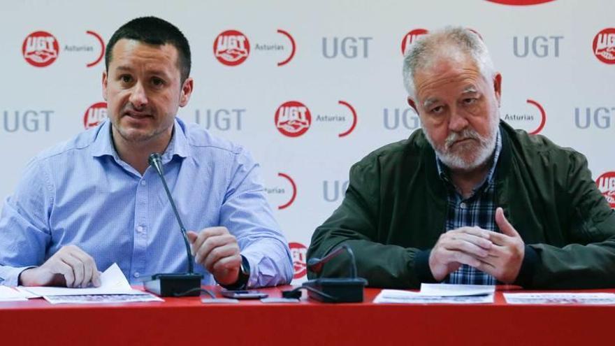 Javier Fernández Lanero y Antonio Pino, ayer, durante la presentación del Primero de Mayo.