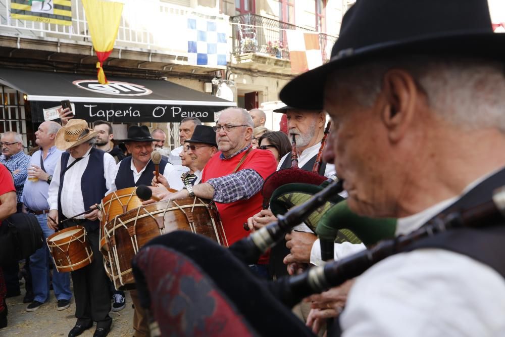 Masiva celebración de la explosión de las tropas napoleónicas de la villa.