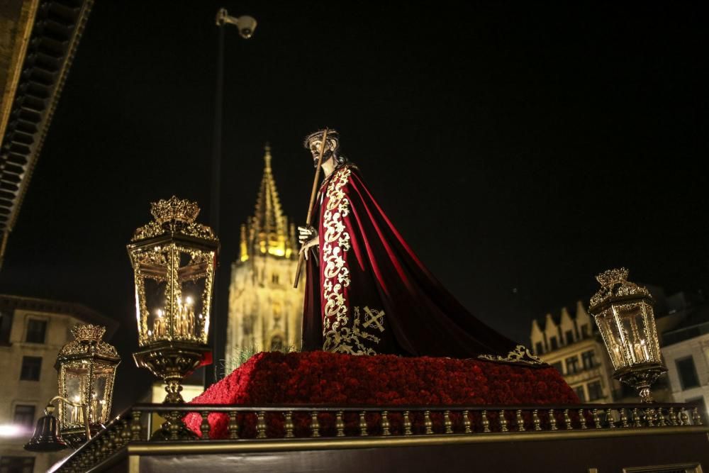 Procesión del Jesús Cautivo en la Semana Santa de Oviedo