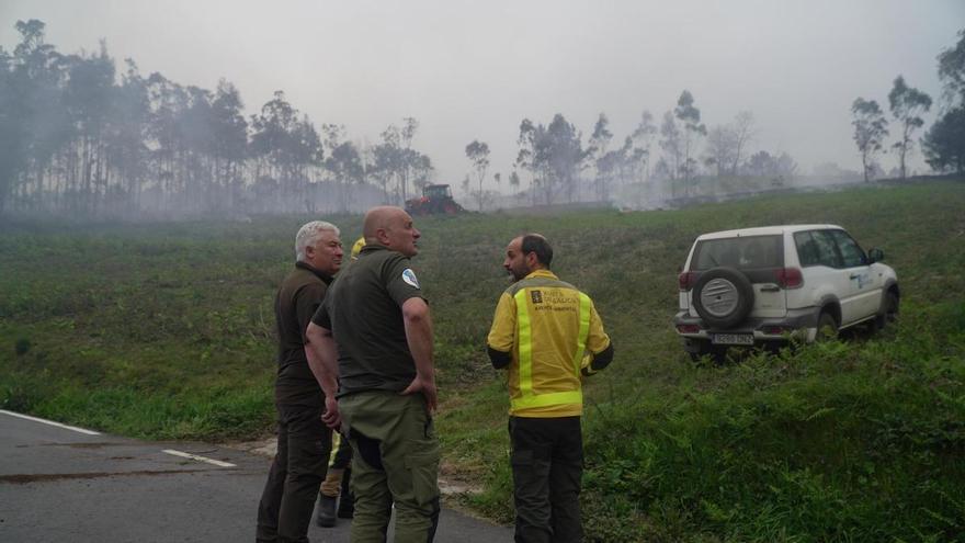 Extinguido el incendio de Carballo y A Laracha que quemó 186,5 hectáreas de monte
