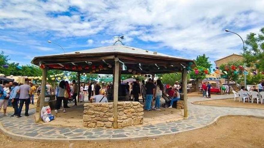 Artesanía, gastronomía y ocio se dan cita en la tercera edición del Mercado Tololo en Plasenzuela