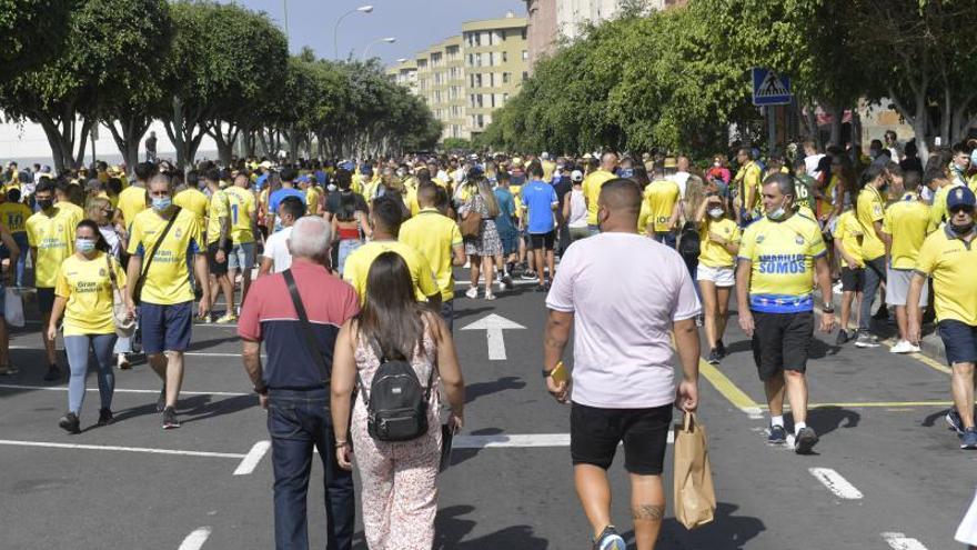 El derbi vuelve al estadio con aficionados