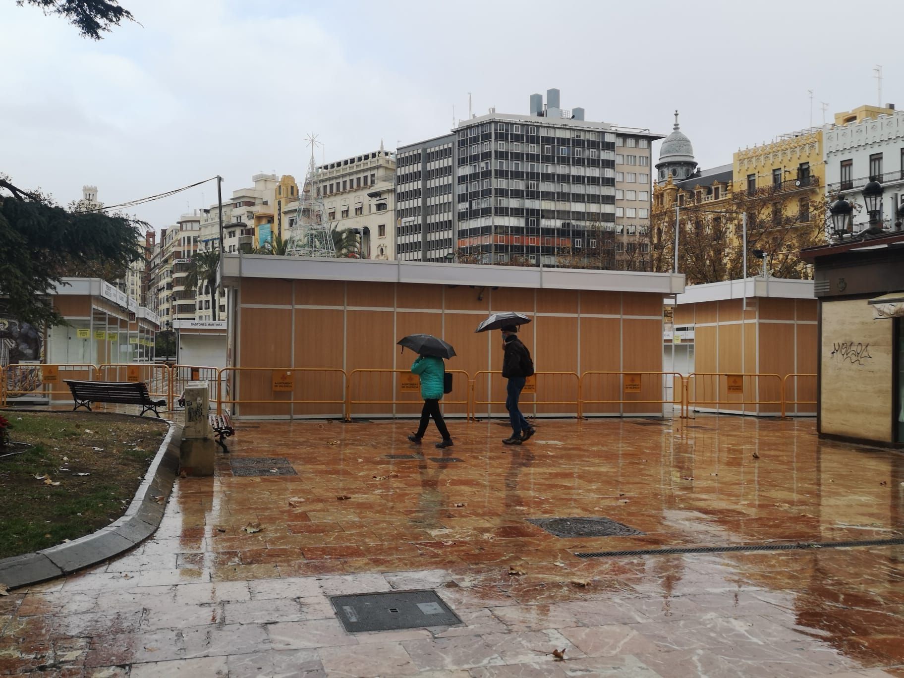 València inicia 2021 con un aguacero